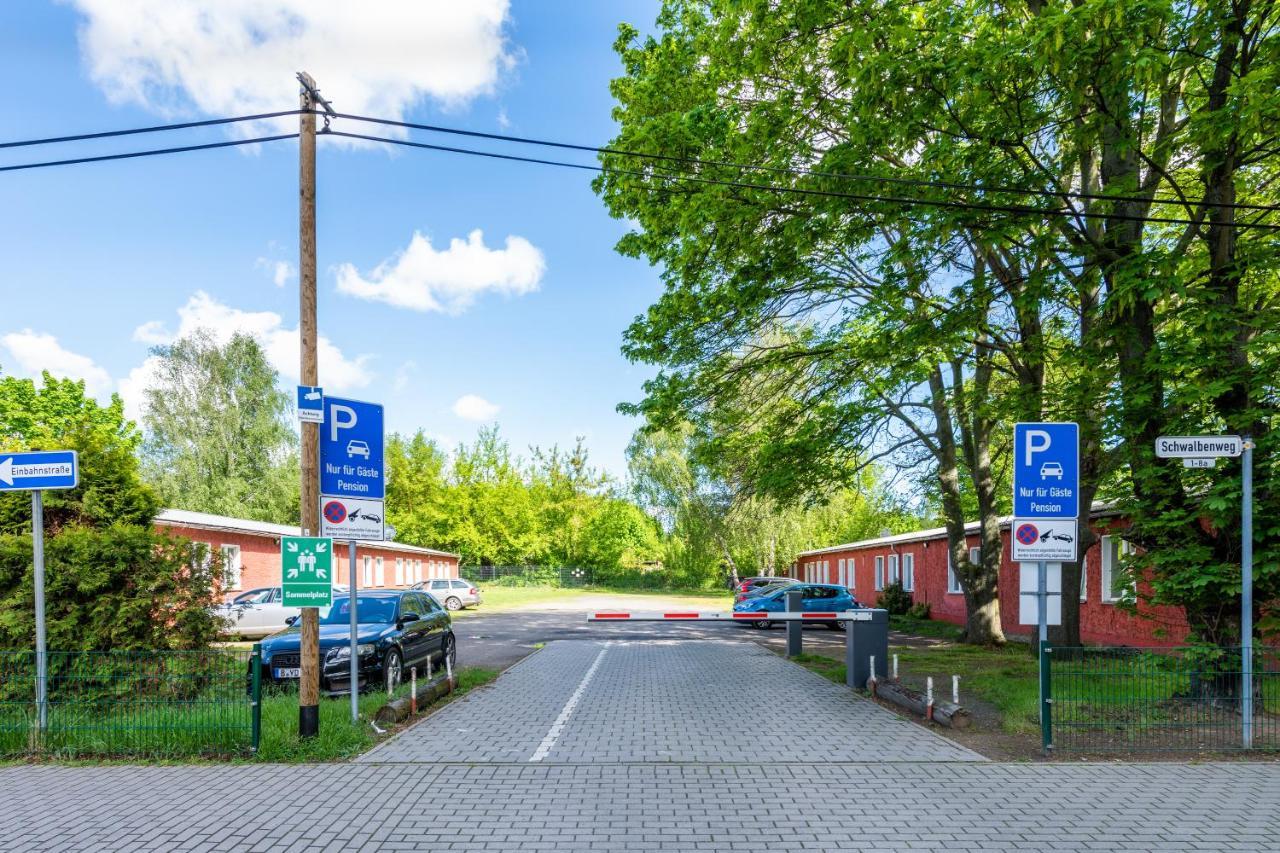 Hotel Pension Schwalbenweg Schönefeld Exterior foto