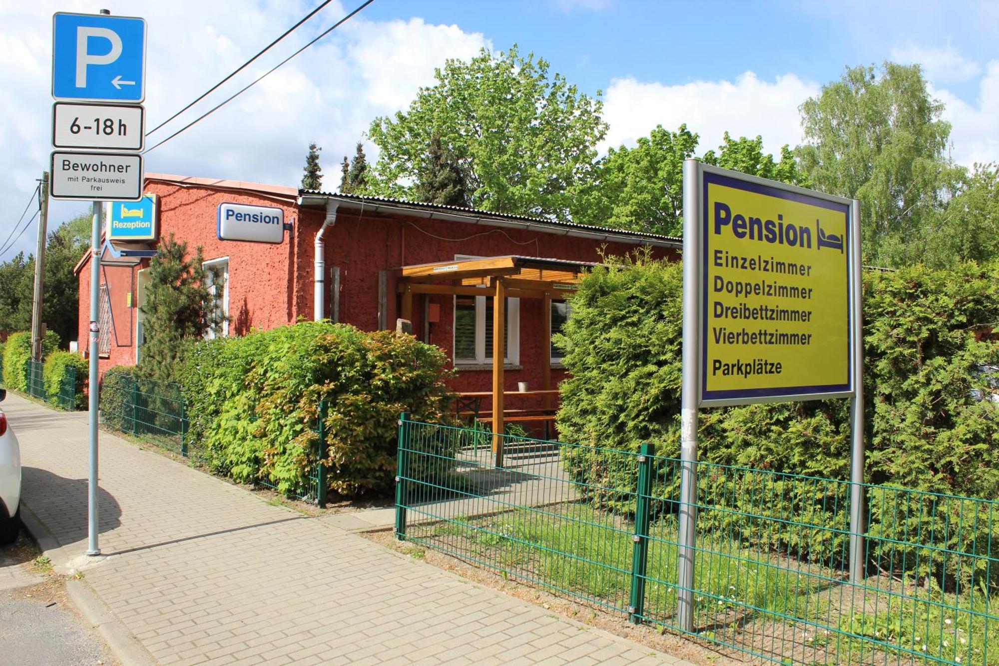 Hotel Pension Schwalbenweg Schönefeld Exterior foto